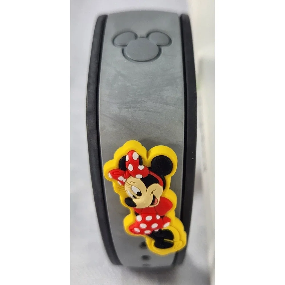 Walt Disney Magic Band + Disney Magic Bandits Mickey Mouse Donald Minnie